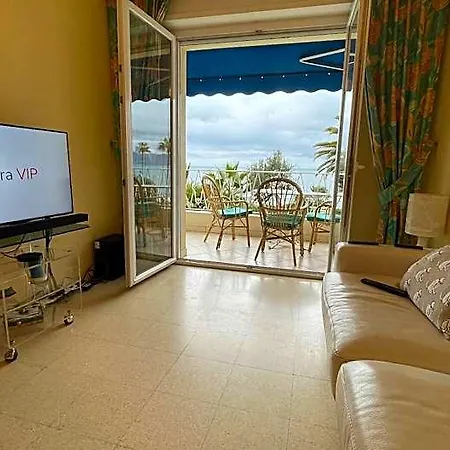 Charming With Seaview Appartement